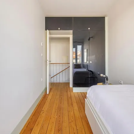 Design Poveiros Duplex Apartment *