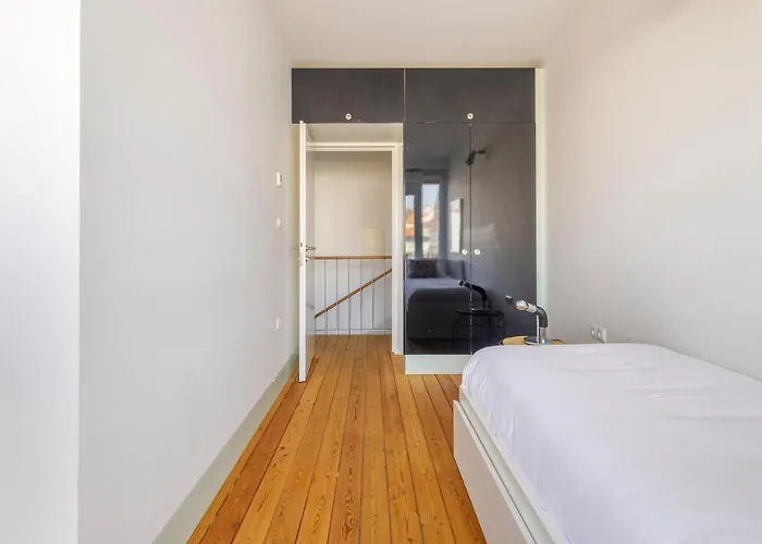 Design Poveiros Duplex Apartment *